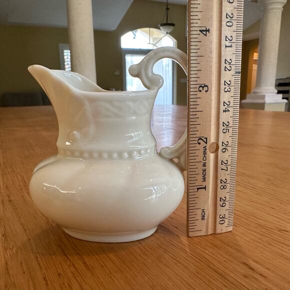 Vintage Creamer by Lenox Colonial Collection Bone China - Picture 8 of 9
